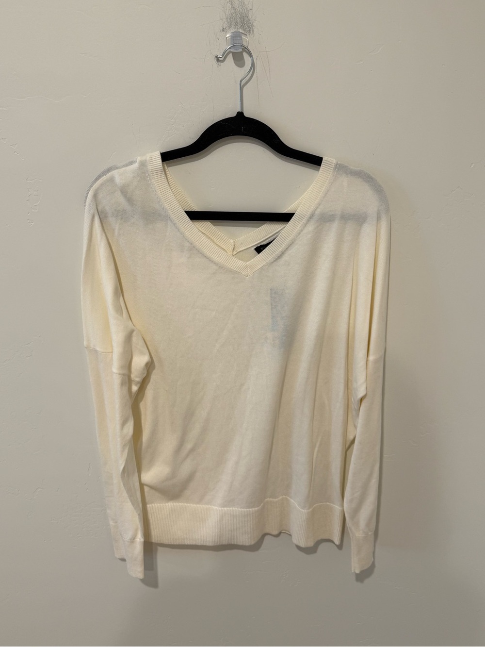 Banana Republic Cream V-Neck Forever Sweater NEW Womens Large Classic Casual